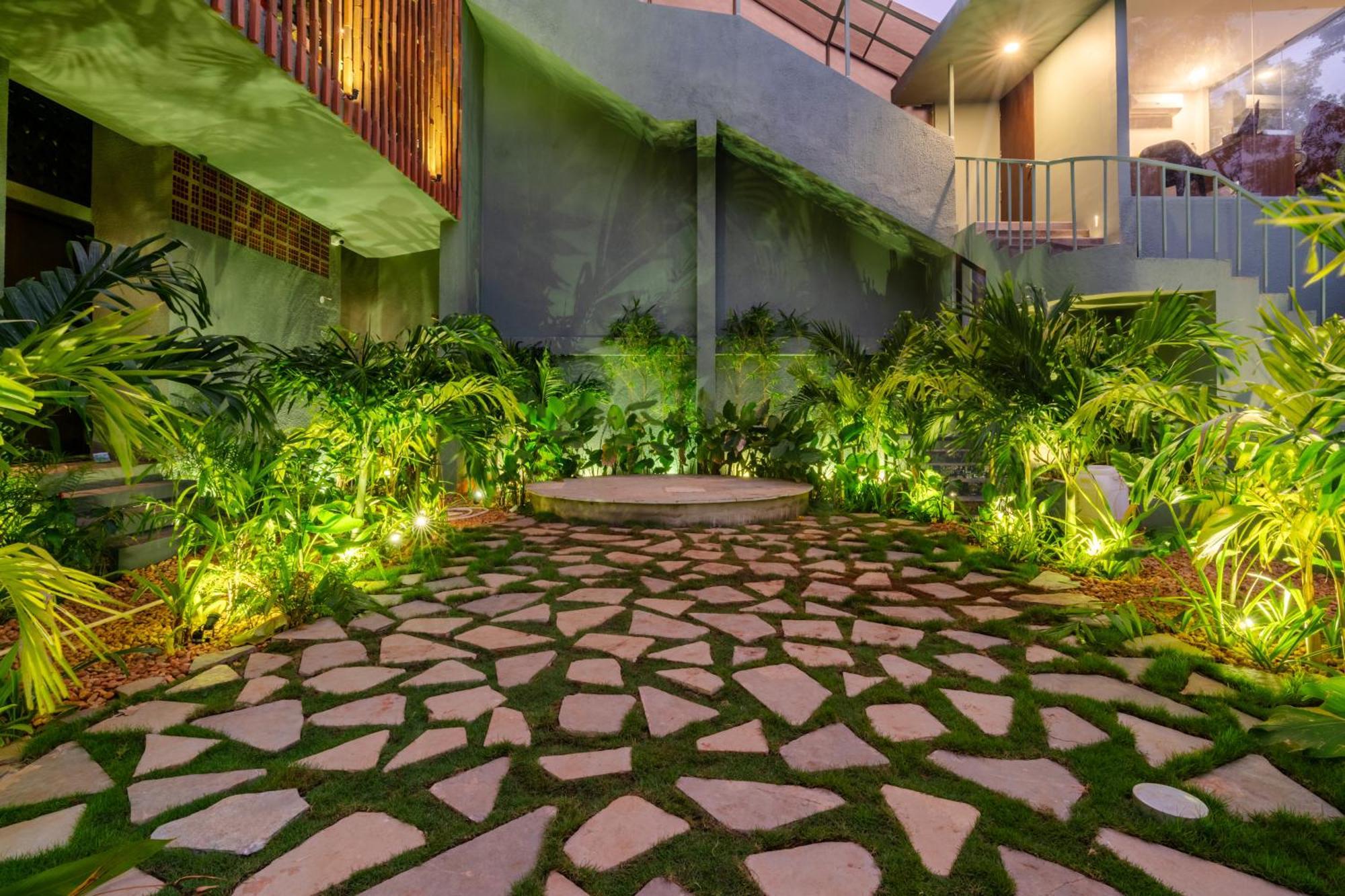 Nomads Resort - Destination Stays Puducherry Exterior foto