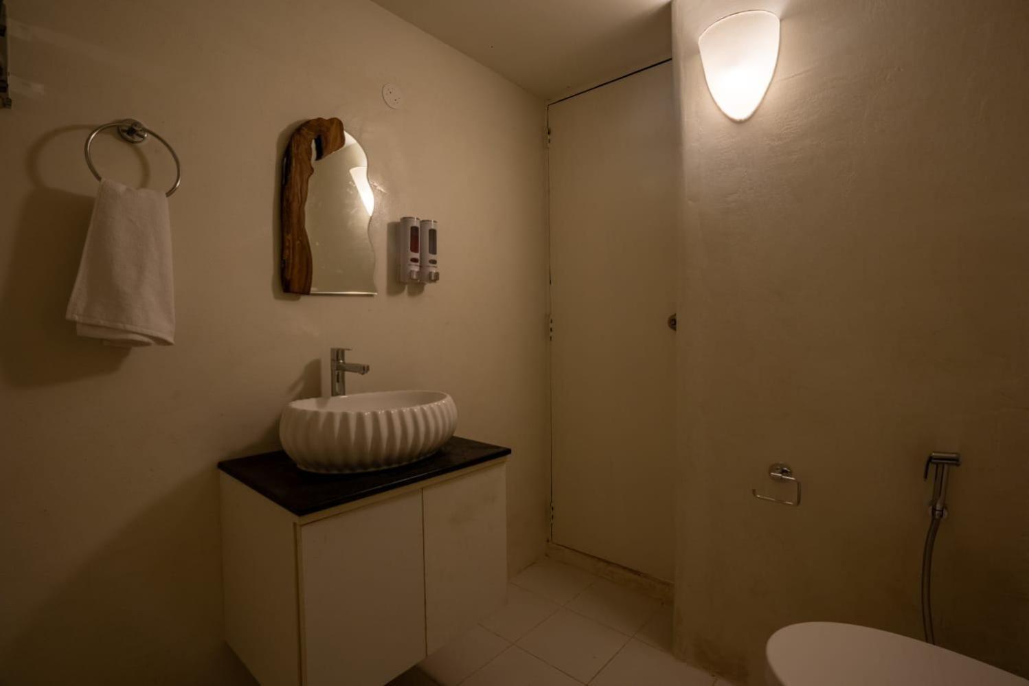 Nomads Resort - Destination Stays Puducherry Exterior foto